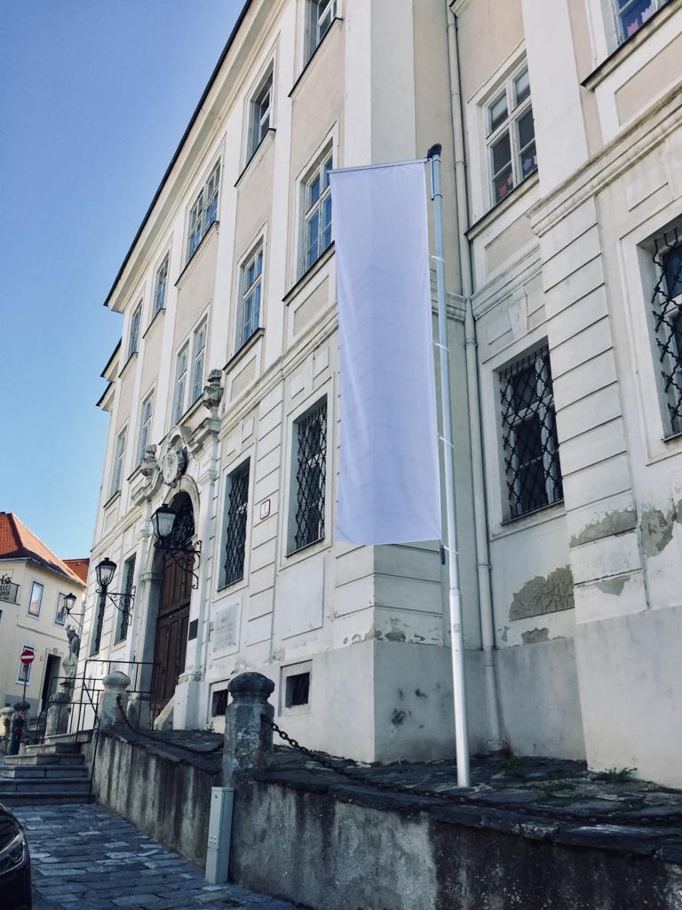 Wir hissen die weiße Fahne!